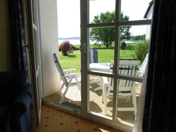 Blick auf die Terrasse und zum Balmer See